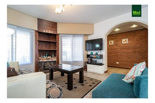 Imagen 10 de 30 de Impecable Casa Con Jardín Y Pileta