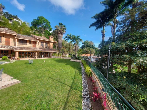 Bella Casa En Venta En Alta Hatillo