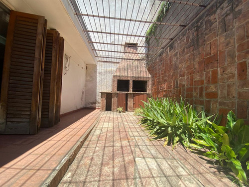Venta Casa - Alto Cofico - 3 Dorm. - 4 Baños - Apto Crédito Hipotecario - Lugar Para Consultorios En Planta Baja