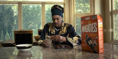 Real iPhone 14 Pro Max Usado X Snoop Dogg En The Underdoggs (Usado)