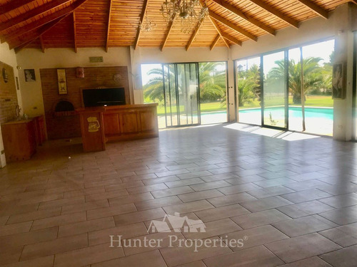 Casa En Venta En Oferta De 5d 5b De 579 M2 En Unihue Talca