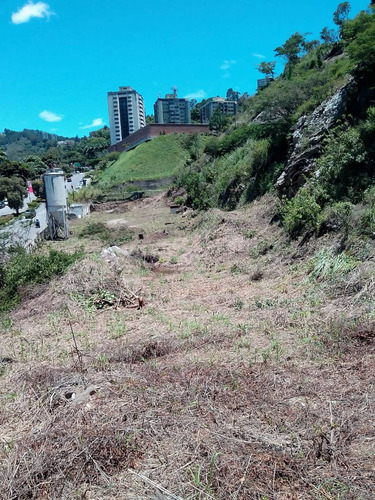 Se Vende Terreno 4376m²  En  Lomas De Prados Del Este 