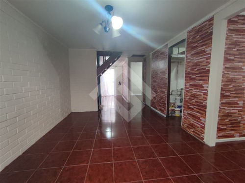 Casa En Venta De 4 Dorm. En La Florida