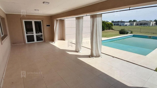 Casa Chalet En Venta En La Concepcion, Luján, G.b.a. Zona Oeste