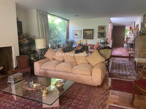 Casa En Venta De 4 Dorm. En Las Condes
