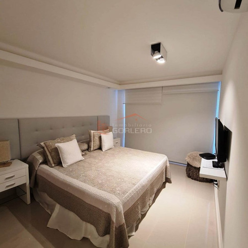 Imagen 11 de 30 de Venta Y Venta De Apartamento En La Brava, A Metros Mar