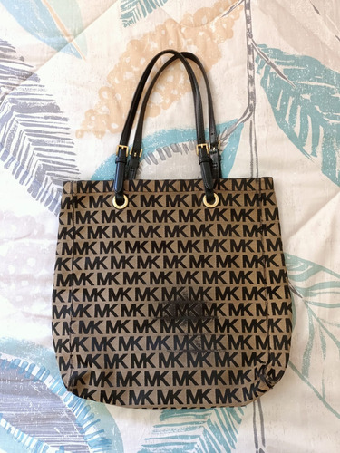 Hermoso Bolso Michael Kors Usado A Buen Precio