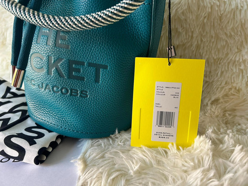 Marc Jacobs- The Leather Bucket Bag Original