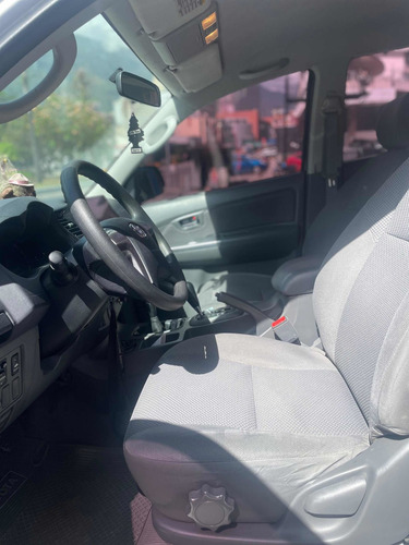 Imagen 7 de 11 de Toyota Hilux Kavak Automática