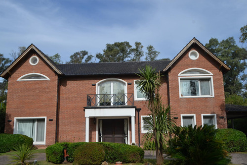 Casa En Venta En Barrio Santa Ana, Moreno