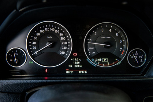 Bmw 328i Luxury 2013 - 87.700km - Car Cash
