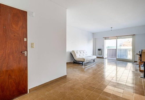 Departamento En Venta De 2 Ambientes En Parque Patricios