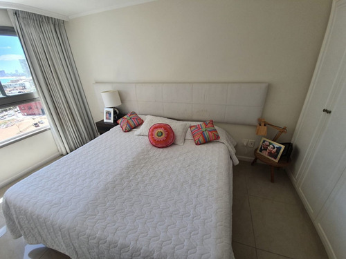 Apartamento En Venta De 3 Dormitorios En Playa Brava