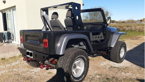 Imagen 2 de 5 de Jeep Ika