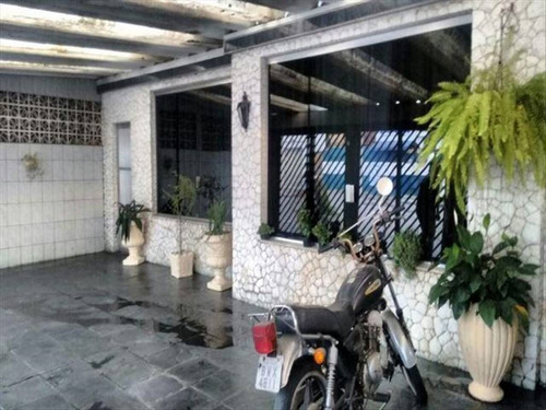 Imagem 7 de 25 de Linda Casa Toda Isolada Em Terreno 10x30 Com Churrasqueira 01 Suíte Garagem Para 04 Carros Próximo A Ponto De Ônibus Mercado Extra Padaria Farmácia Escolas Pública E Particulares Como M Nascimento E