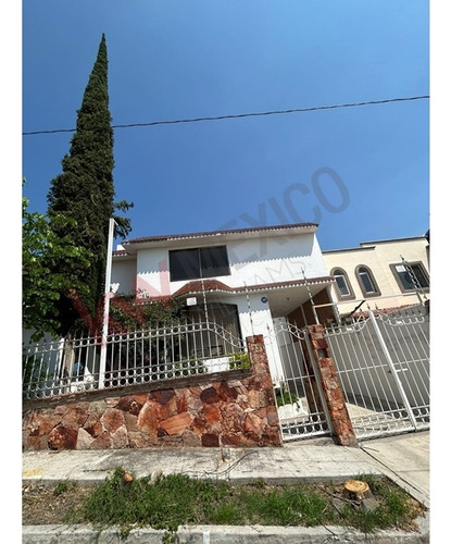 Amplia Casa En Venta En Loma Dorada Con Vista A Los Arcos