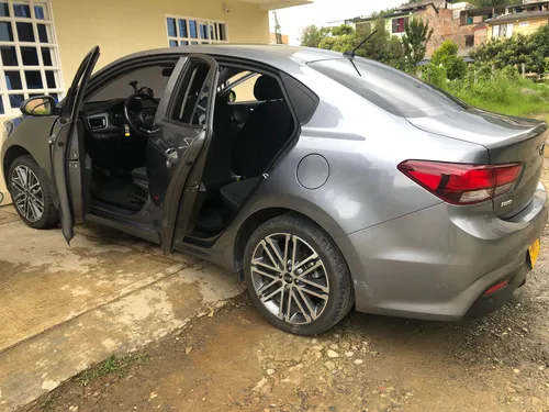 Kia Río Sedan Modelo 2019 Cámara Y Sensor De Reversa Soat Y