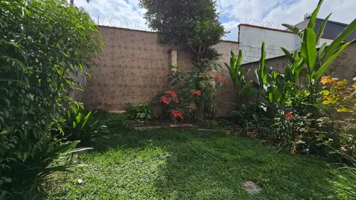 Casa En Venta En Estadio. Cod V12501