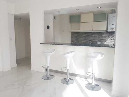 Departamneto De 2 Ambientes Con Balcon Terraza En Venta / Paseo Aldrey