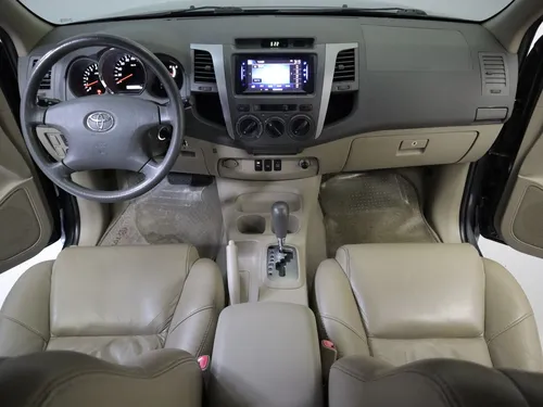 Toyota Fortuner 2.7 At 7psj 4x2