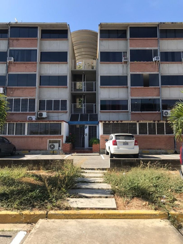 Apartamento En Venta Urb. La Llanada. Caraballeda. Am