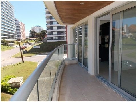 Venta De Apartamento 2 Dormitorios En Playa Brava