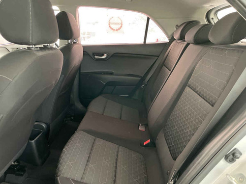 Imagen 9 de 15 de Kia Kia Rio Hb 2018 5p Hb Lx, Tm6, Ve, F. Niebla, Ra-15