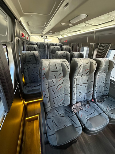 Renault Master L3h2 Minibus - Executiva 16 Lugares
