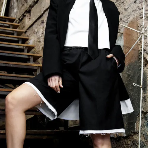 Bermuda Sastre Oversize Con Detalles Camiseros Color Negro