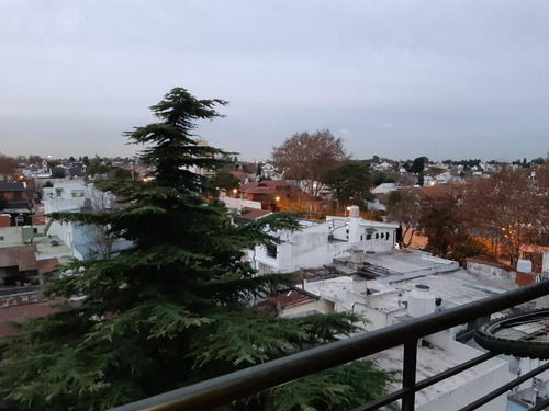 Imagen 9 de 14 de Hermoso Departamento En Zona Residencial
