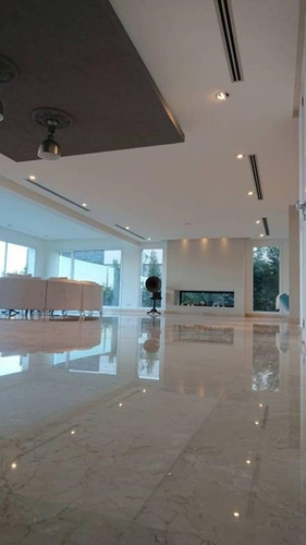 Casa En Venta Ubicado En El Golf, Nordelta