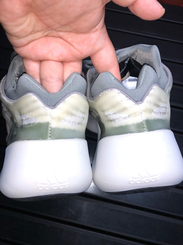 Zapatillas Americanas Usadas Adidas Yeezy V3 700 (Usado)