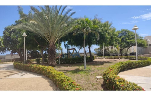Imagen 10 de 12 de Apartamento Vacacional En Alquiler Res Montemar Playa Grande Catia La Mar La Guaira