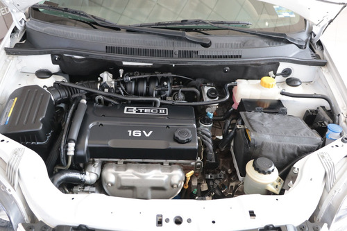 Imagen 14 de 15 de Chevrolet Aveo 2018 1.6 Ls Mt