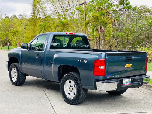 Imagen 2 de 9 de Chevrolet Silverado Lt