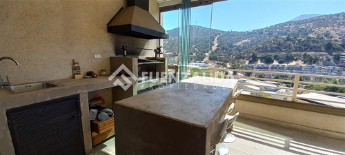 Casa En Venta De 3 Dorm. En Lo Barnechea