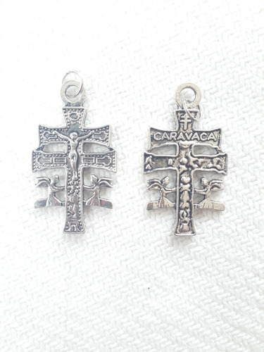 Medalla Cruz De Caravaca Con Collar De Acero $ 15