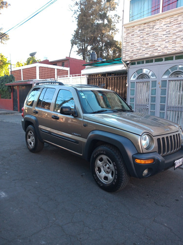 Jeep Liberty Sport 4x2 At