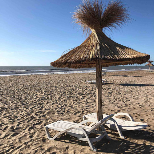 Imagen 2 de 19 de Pinamar. North Beach. Pueblo De Playa