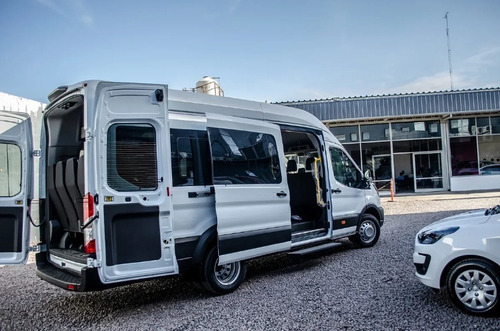 Imagen 12 de 13 de Ford Transit Minibus 17+1