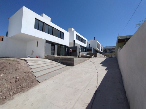 Duplex En Venta  Housing Las Acacias (cuesta Colorada)