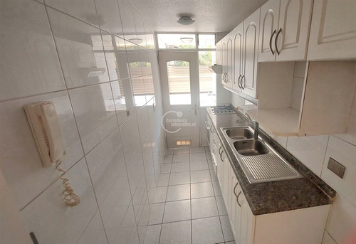 Departamento En Venta De 2 Dorm. En Las Condes