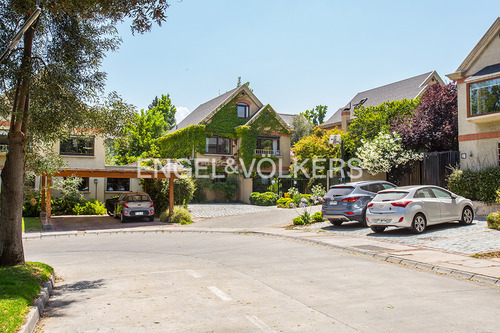 Venta Casa San Carlos De Apoquindo/ Condominio