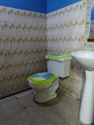 Imagen 7 de 9 de Se Vende Local Comercial En El C.c. Vistamar Alexis Quinan 0416.081.70.64