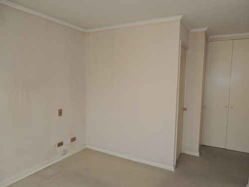 Arriendo Dpto. Catedral 1582. Excelente Ubicacion Metro