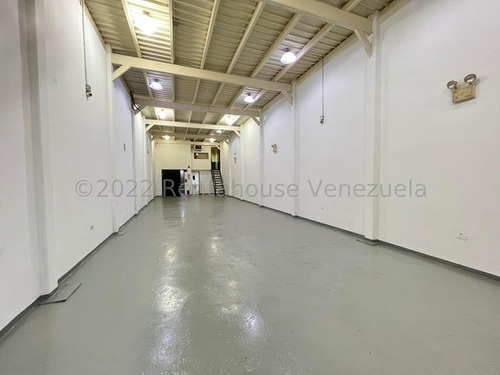 Imagen 7 de 24 de Alquilo Edificio Comercial , Tres Pisos, Con Excelente Ubicación Catia !!!! Excelente Oportunidad!