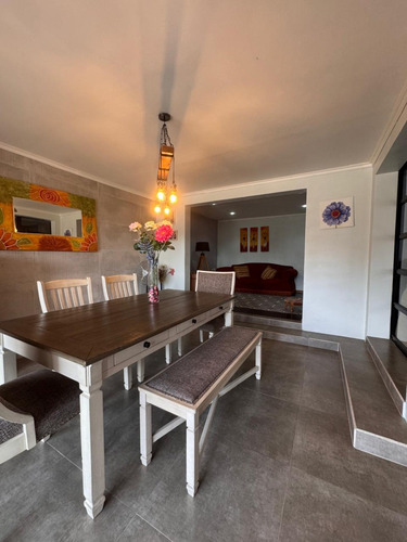 En Venta Casa, Condominio Las Mercedes, Machalí