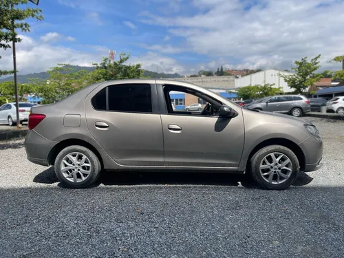Renault Logan 1.6 Privilege / Intens