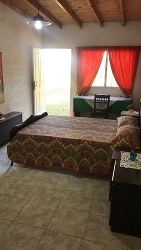 Imagen 12 de 14 de Casita De Campo Anidada En Arboleda Añosa