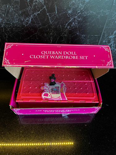 Muñeca Importada Queban Doll Closet Wardrove Set